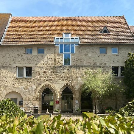 Hotel Abbaye Du Golf De Lesigny Buitenkant foto